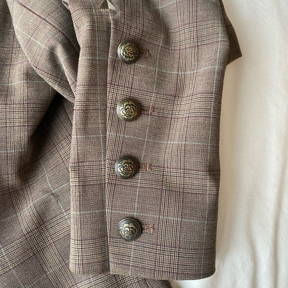 Burgundy plaid designer Blazer with Faux Fur Trim - Picture 9 of 16